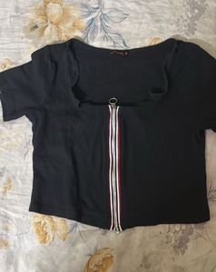 Stylish Black Zip-Up Crop Top