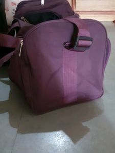 Travel Bag With 4 Chains