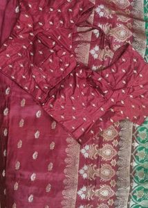 Elegant Green &amp; Red Saree
