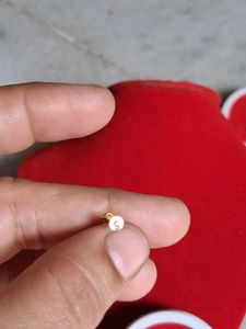 Nose Pin Gold Shaining stone