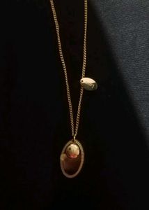 Gold Tone Floral Pendant Necklace