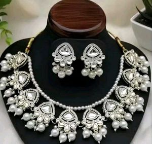 Elegant Green Jewelry Set
