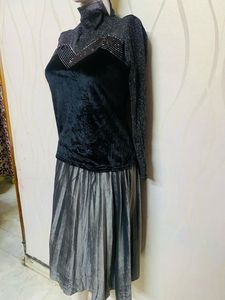 Black colour, stylish, full sleeve top skirt