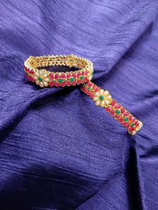 Floral Kundan Bangle set