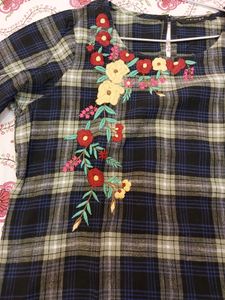 Melange Branded L Size Bell Sleeves Checked Kurti