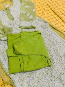 Lucknowi Chikankari Kurti
