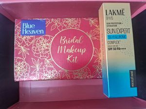 Buy1get5free💥 Lakme Sunscreen &amp; Makeup Kit