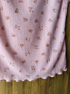 H&amp;M Floral Lace Trimmed Crop Top/ SIZE-M