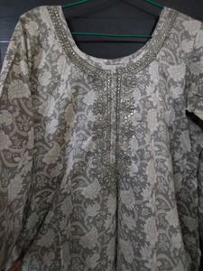 Elegant Patterned Suit