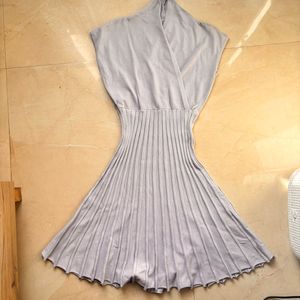 Elegant Gray Pleated Dress
