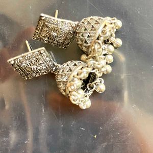 Pretty jhumka