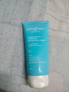Dot & Key Facewash