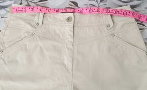 Butterfly Embroidered Capri Pants