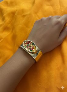 Gold Tone Rhinestone Bangle