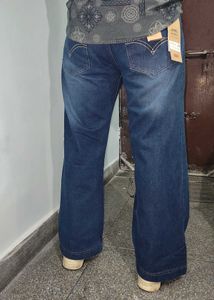 Levi Bootcut Pent For Men