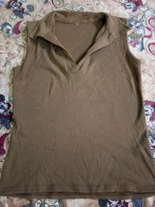 Collar Sleeveless Top