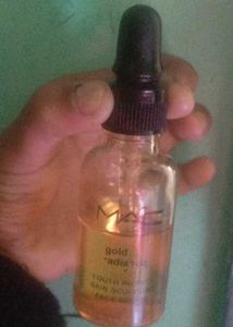 MAC gold Radiance Serum