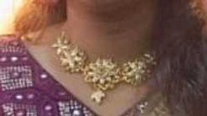 🌸 Elegant Floral Jewelry Set – Necklace &amp; Earring