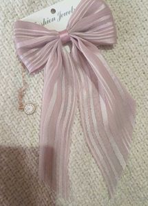 MEDIUM SIZED PEARL CLAW CLIP