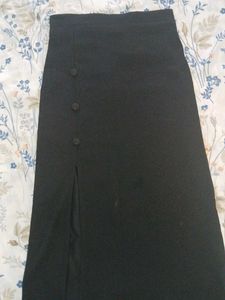 Chic Black Midi Skirt