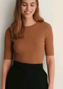 selling a brown classy top