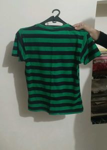 Green &amp; black lining tshirt