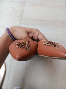 Carlton London Brown Leather Flats