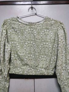 Full Sleeves Crop Top