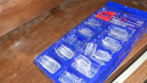 L.A. Colors Empress Curve Nails 100 Clear