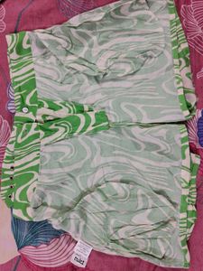 Stylish Green Swirl Print Skorts with Belt