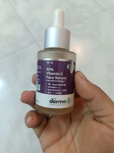 Derma Co Vitamin C Serum