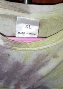CROP TSHIRT WITH FREE GIFT