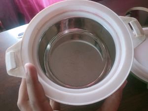 Simple small container