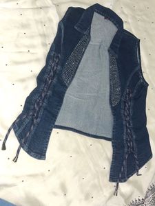 Stylish Denim Sleeveless Jacket