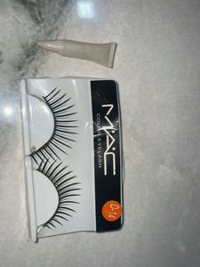 Stick on Mac eyelashes