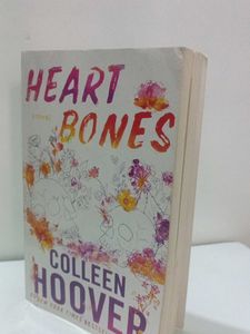 Heart Bones - Colleen Hoover