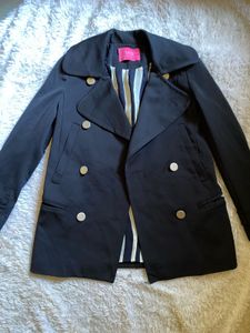 Chic Black Double-Breasted Peacoat