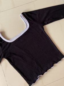 Chic Black Long Sleeve Crop Top