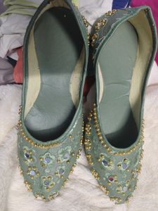 Partywear Juti