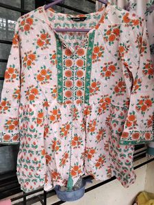 2 Chic Floral Ruffle Top for Women