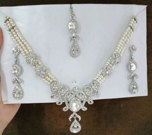 Pearl &amp; Crystal Jewelry Set