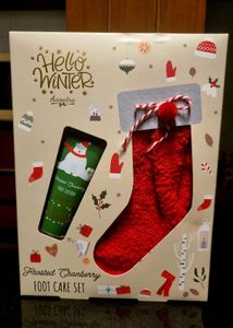 Accentra Frosted Cranberry Foot Care Set Cream