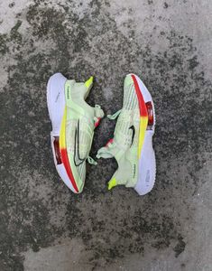 Nike Air Zoom Tempo NEXT% Flyease - Size 6