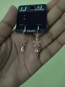 J.J. Jewelry Flower Earrings