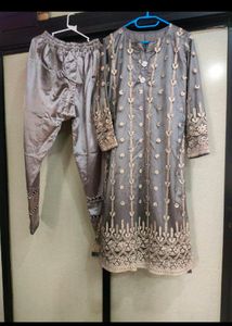 PAKISTANI PEARL HEAVY DRESS.