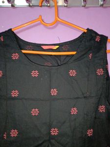 Floral Print Black Kurta With Maroon Coat