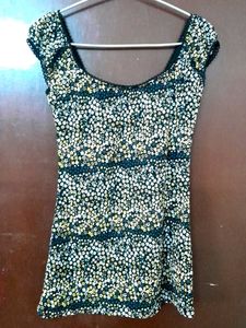 Sleeveless Black N Yellow Top