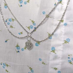 The Dutch Necklace