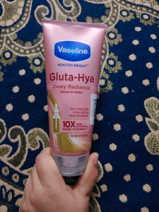 Vaseline Gluta-Hya Dewy Radiance Lotion for Face &