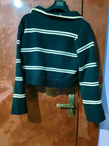 zipper woolen sweater in good  condition